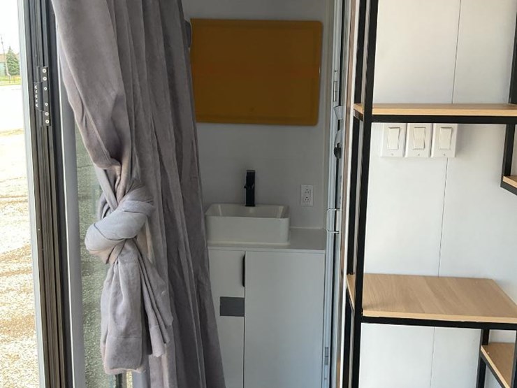 #4020-•-new-outdoor-living-&-working-tiny-house-image-20