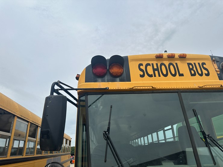 #18-•-#23871-•-2002-international-genesis-school-bus-vin:-1hvbgaan62a917777-image-30
