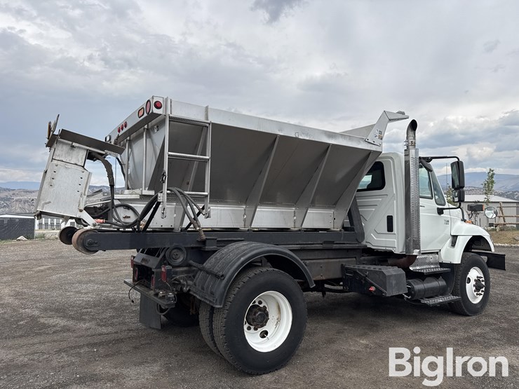 2007-international-7500-s/a-hooklift-truck-w/salt-spreader-&-snow-plow-image-5