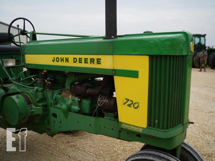 john-deere-720-image-16