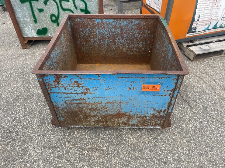 #8028-•-material-handling-parts-bin-or-scrap-bin-(o11)-image-1