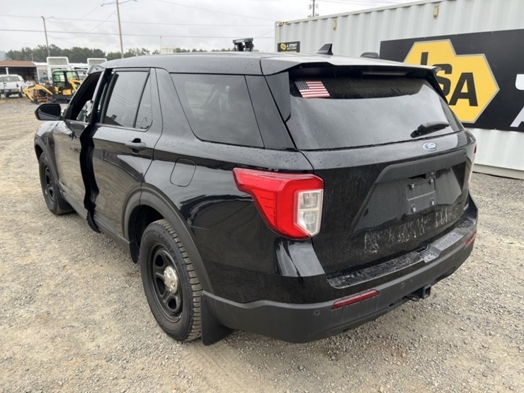 2020-ford-explorer-image-6