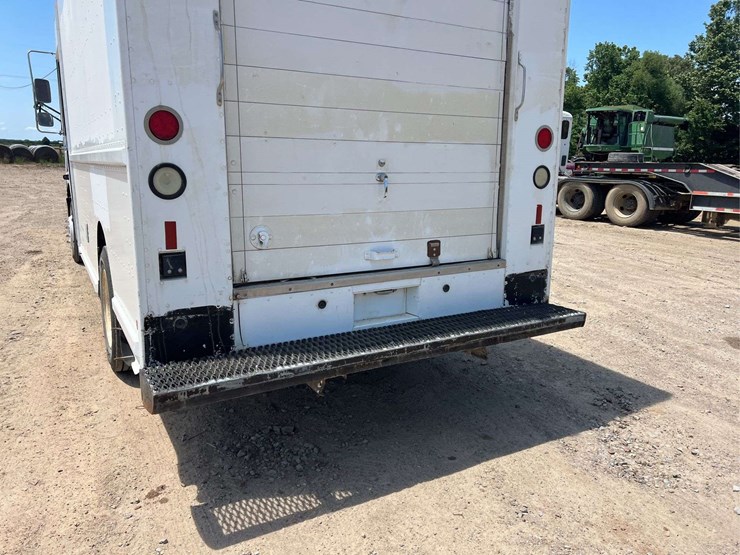 2000-freightliner-s/a-box-truck-image-13