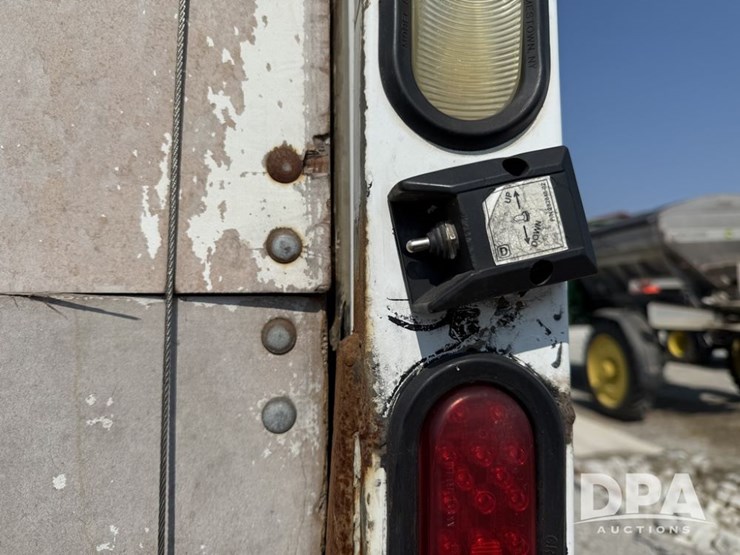 2012-freightliner-business-class-m2-van-truck-(pz13752,-unit-129)-image-8
