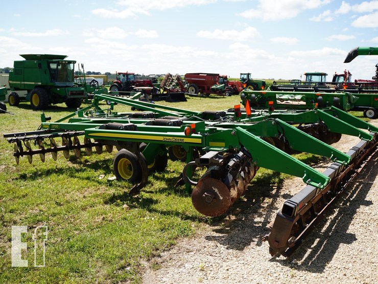 2014-john-deere-2720-image-4