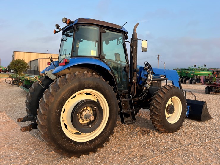 2013-new-holland-ts6.125-image-11