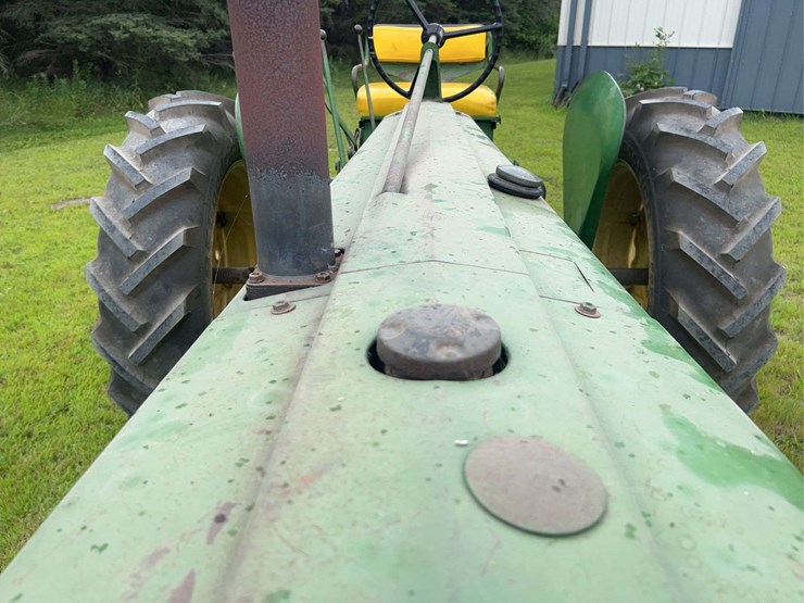 1958-john-deere-520-image-12