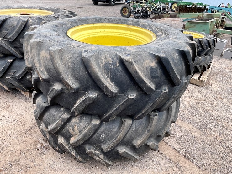 deere-tires-image-1