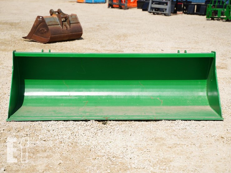 2025-john-deere-640-image-2