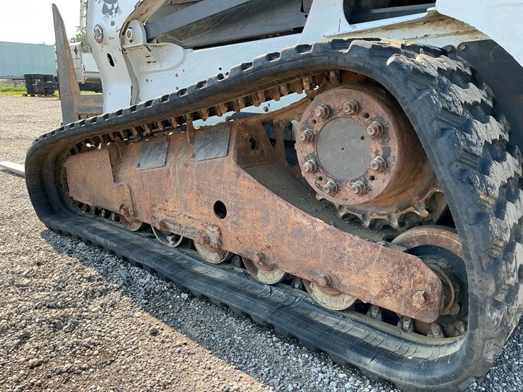 2015-bobcat-t770-image-19