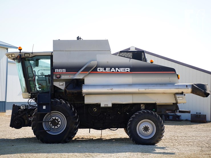 2004-gleaner-r65-image-8
