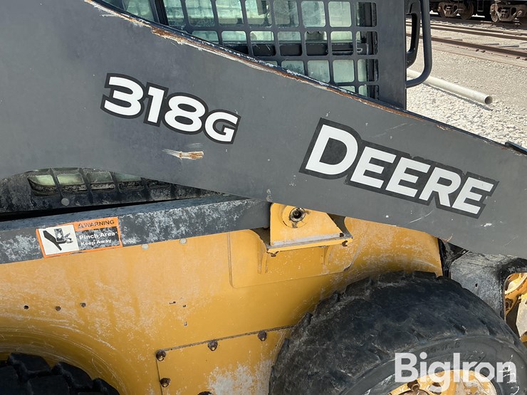 deere-318g-image-11