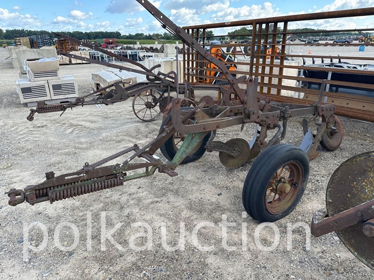 john-deere-44-image-3