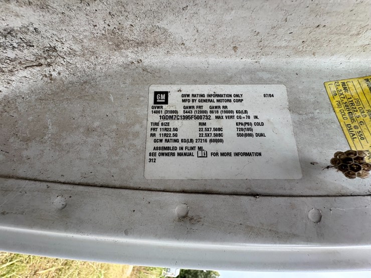 #48-•-#25351-•-inop-2005-gmc-c7500-t/a-daycab-truck-tractor-vin:-1gdm7c1395f500732-image-52