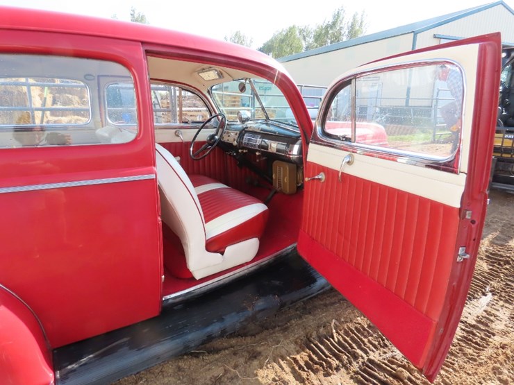 1940-ford-deluxe-2dr-sedan-image-19