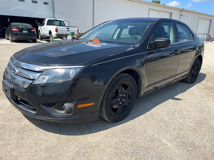 #6296-•-2010-ford-fusion-se-sedan-(has-wi-title)-image-1