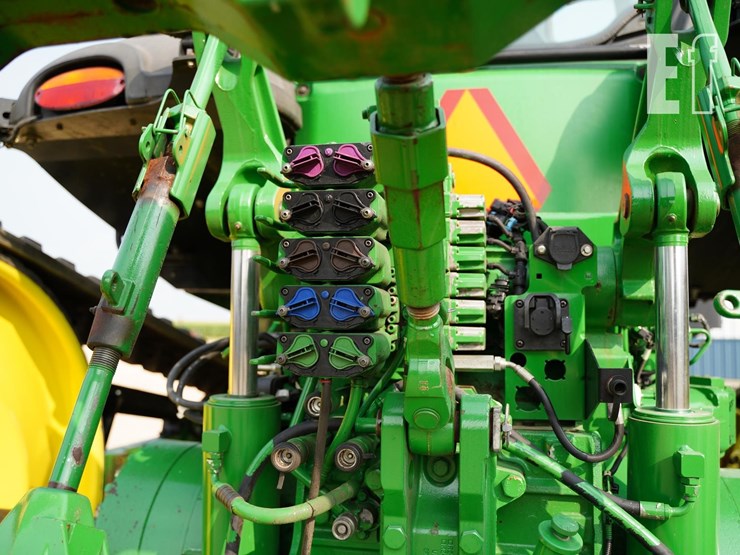 2013-john-deere-8360rt-image-29
