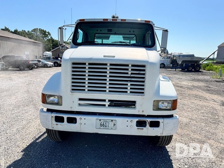 1999-ihc-8100-flatbed-truck-(gp11125,-unit-17355)-image-3