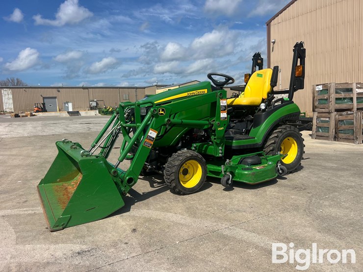 2014-john-deere-1025r-image-1