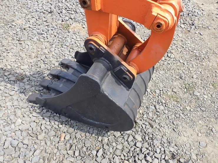takeuchi-tb250-image-8