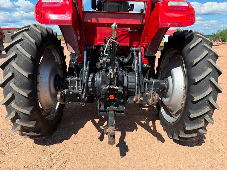 2016-case-ih-farmall-130a-image-24