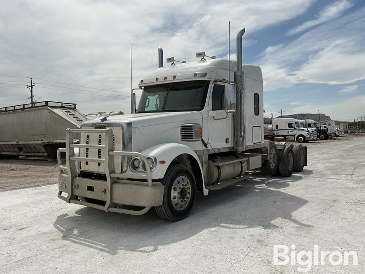 2015-freightliner-coronado-132-image-1
