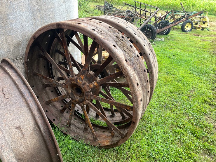 #7457-•-pair-of-tractor-tire-rims-image-4