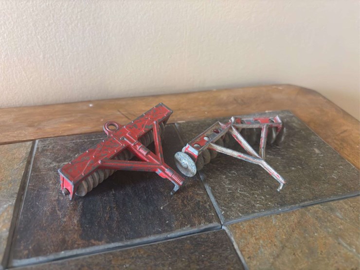 1/16-oliver-baler-and-hubley-tractor-and-implements-image-7