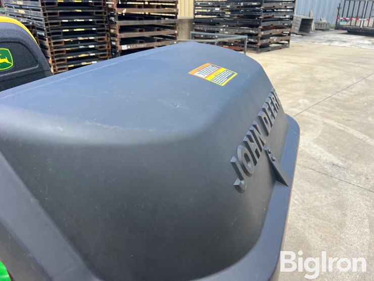 2018-john-deere-x590-image-17