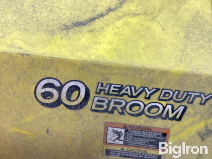 2014-john-deere-60-image-17