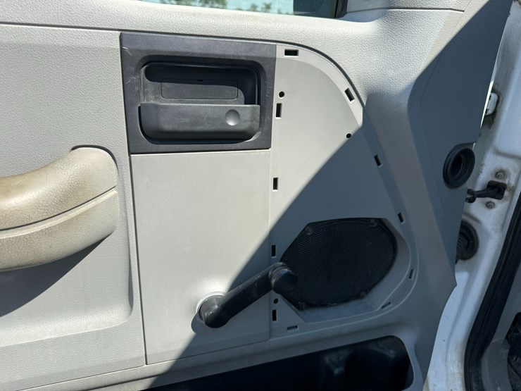 2004-ford-f150-image-31
