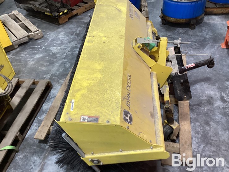 2014-john-deere-60-image-8