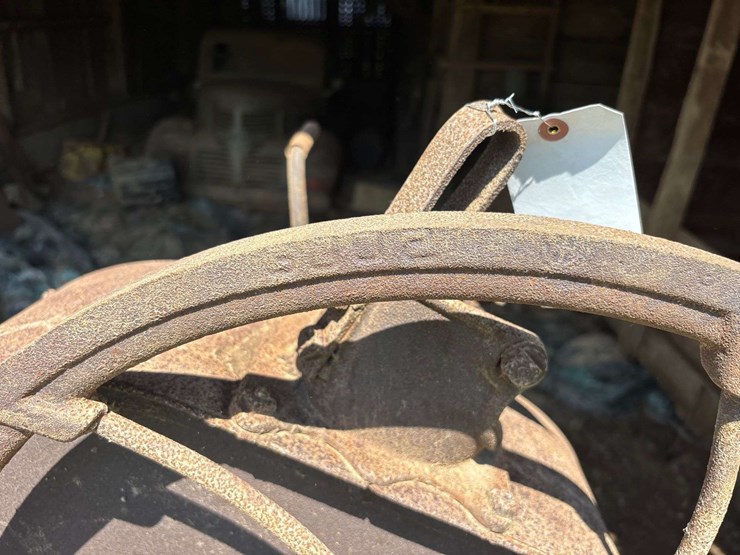 international-harvester-hand-corn-sheller-image-12
