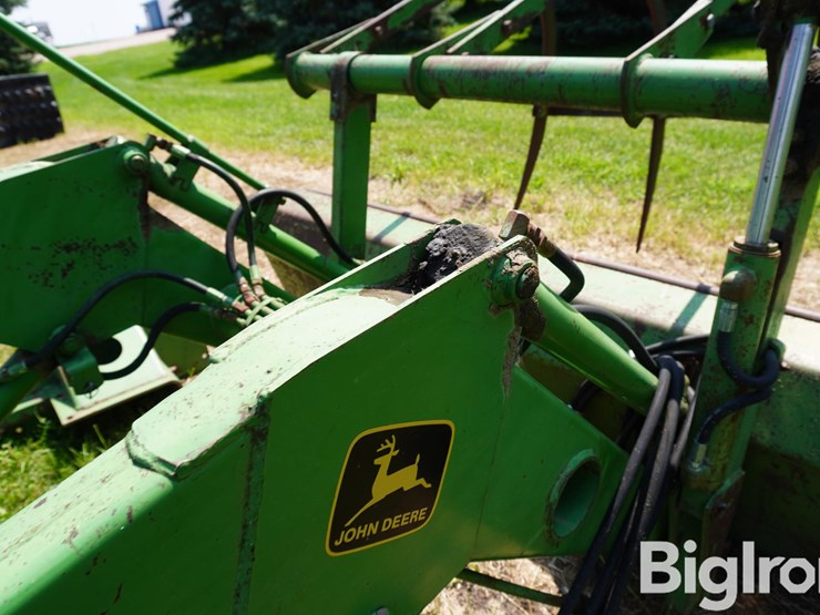 john-deere-148-image-13