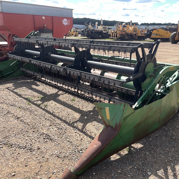 2016 JOHN DEERE 216