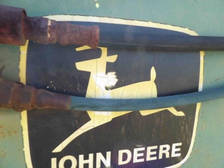 john-deere-8300-image-4