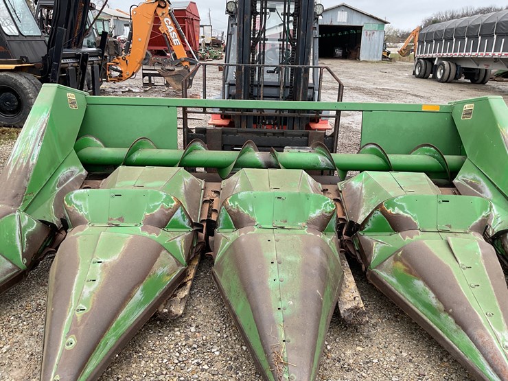 2020-john-deere-444-image-3
