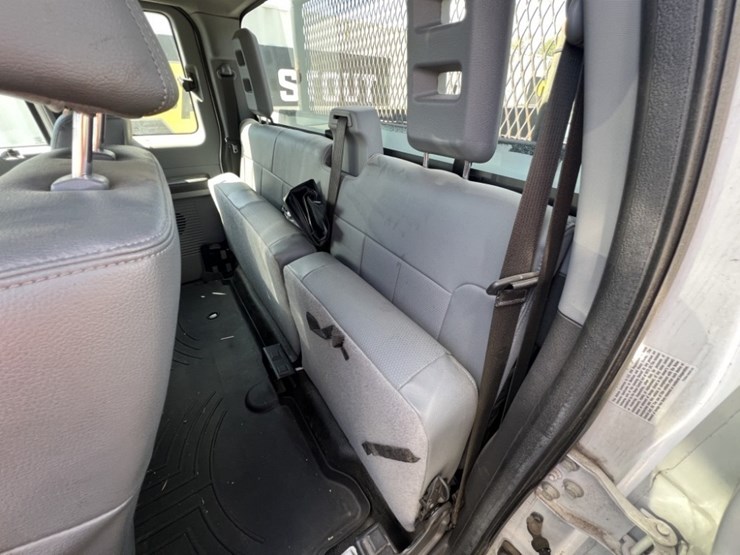 2015-ford-f350-image-21