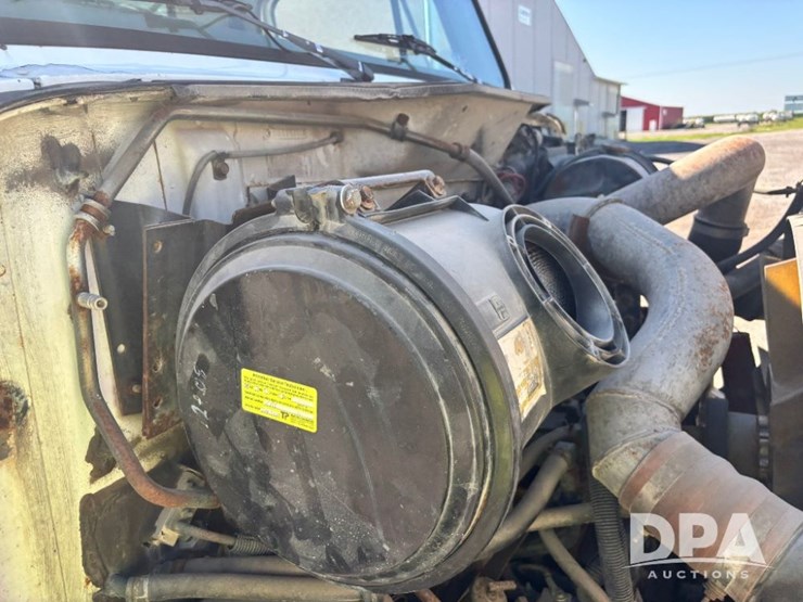 1999-ihc-8100-flatbed-truck-(gp11125,-unit-17355)-image-52