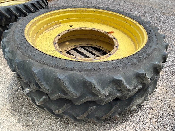 deere-tires-image-3