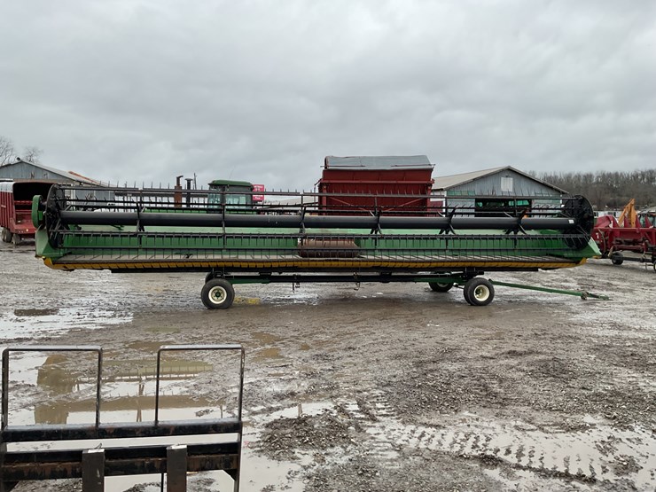 2019-john-deere-635f-image-1