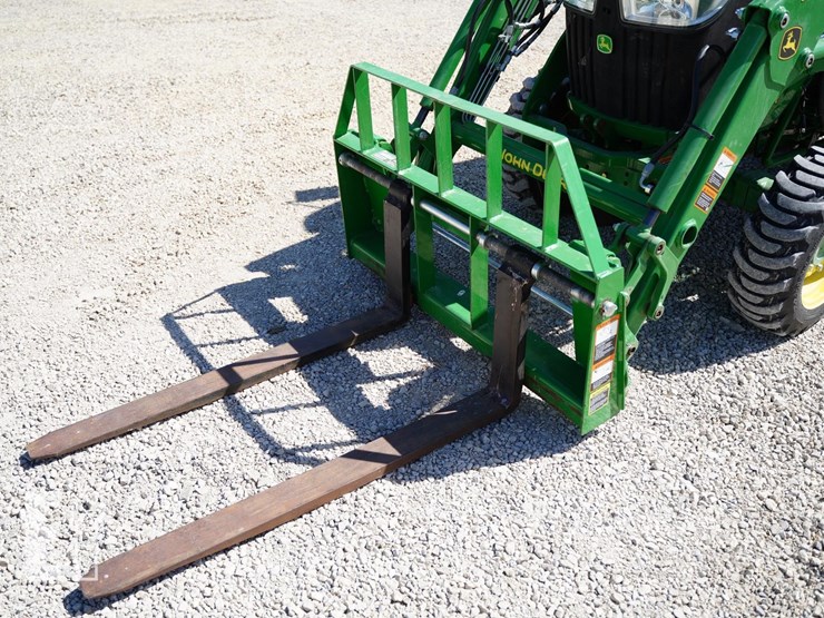 2014-john-deere-3033r-image-15