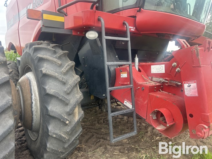 2009-case-ih-6088-image-11