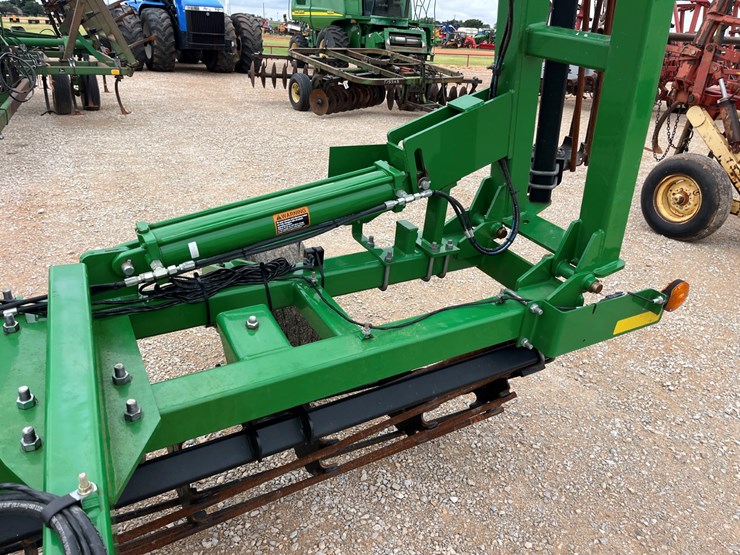 2016-john-deere-200-image-3