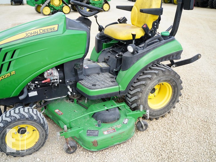 2019-john-deere-1025r-image-9