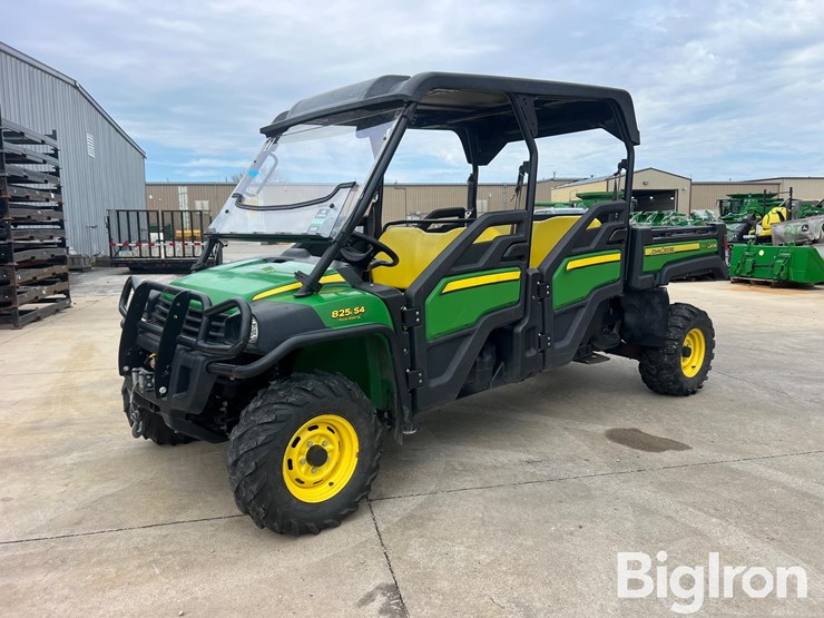 2016-john-deere-gator-image-1