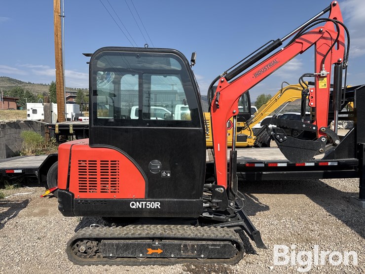 2025-agt-qnt50r-mini-excavator-image-4
