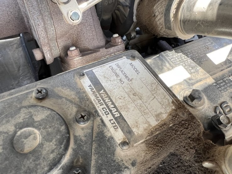 2014-takeuchi-tb285-image-24