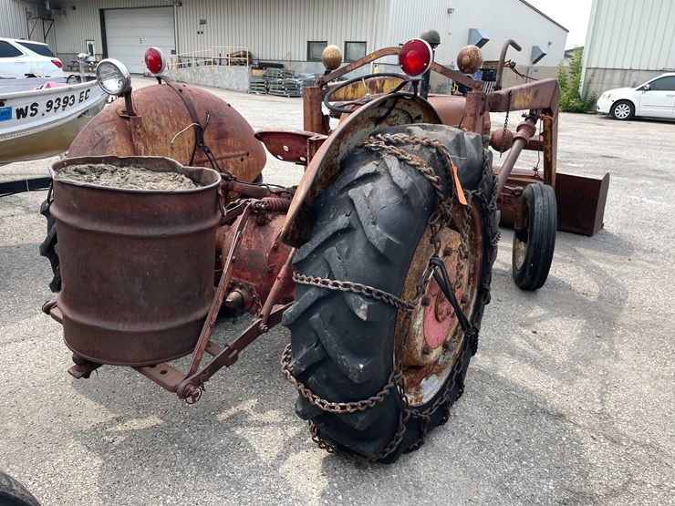 ford-tractor-image-3
