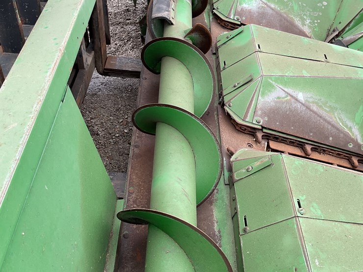 2020-john-deere-444-image-5